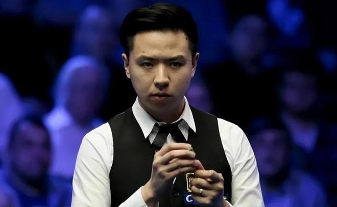 7胜破咒！肘伤缠身的郑钦文为何能硬刚TOP10？